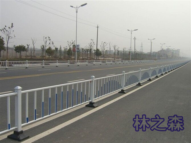 玻璃鋼公路護(hù)欄